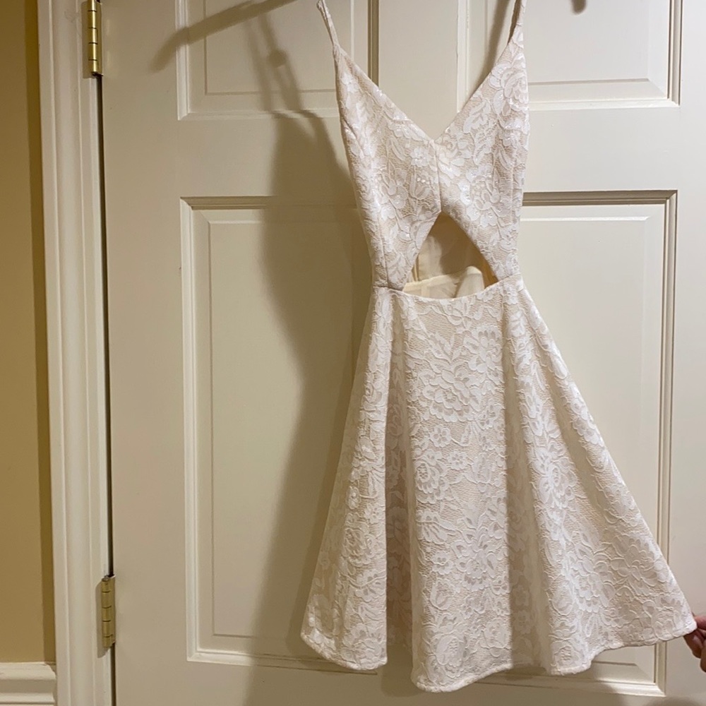 Sz 2 Cream Party/Cocktail Dress worn 1x